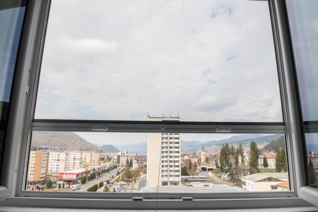 Apart Hotel Center Piatra Neamt Exterior photo