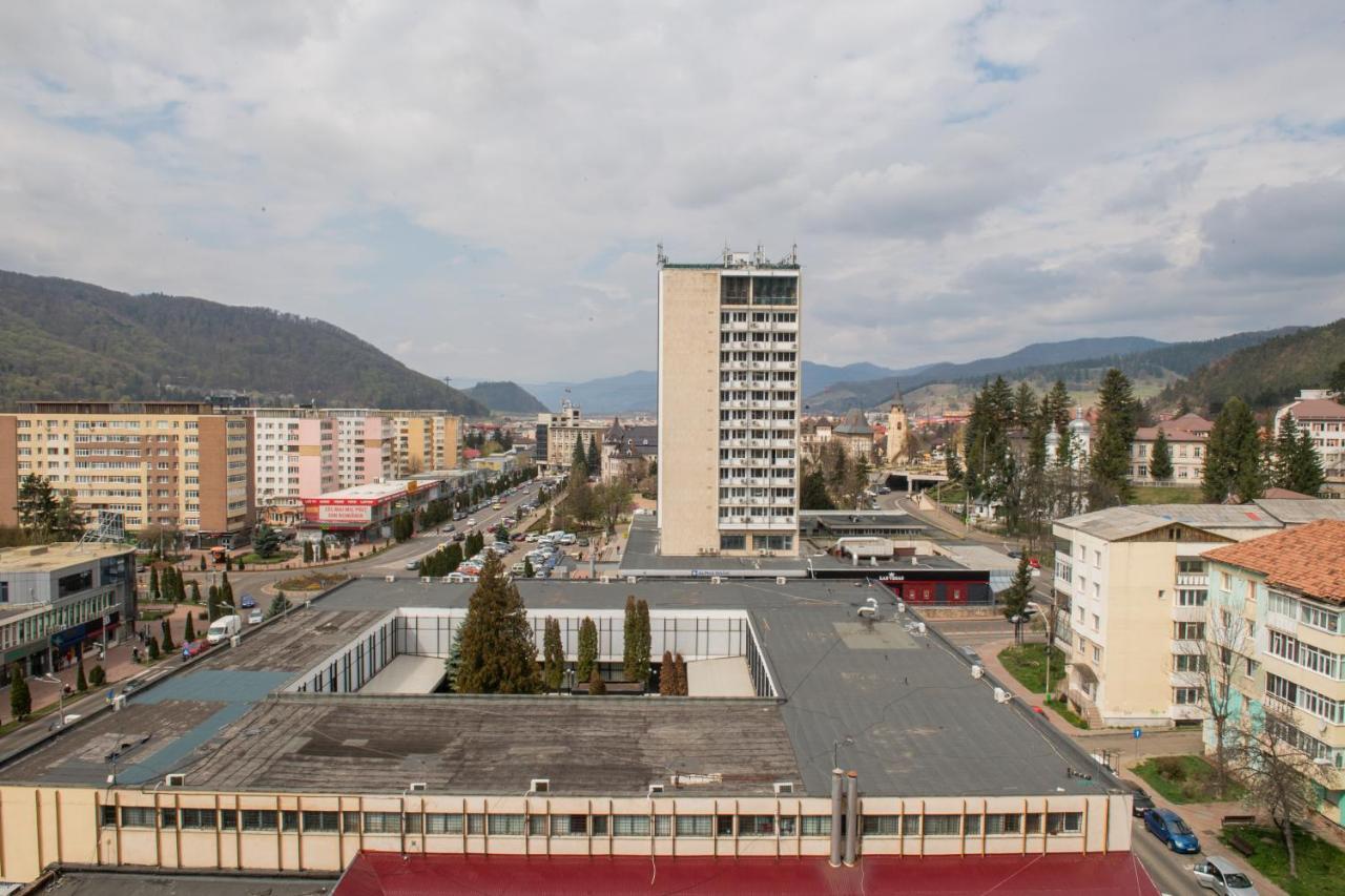 Apart Hotel Center Piatra Neamt Exterior photo